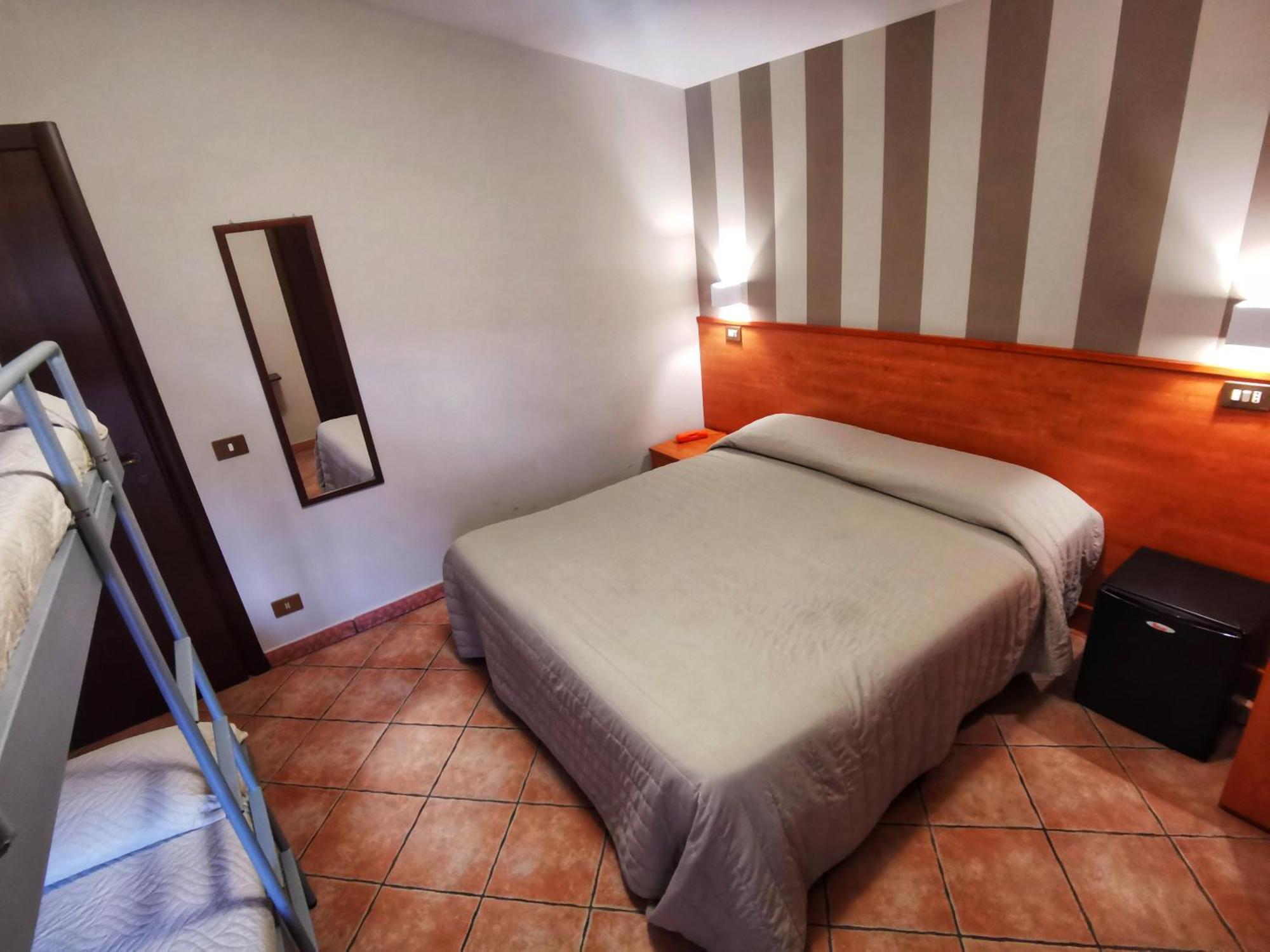 Piscina La Hotel 3*